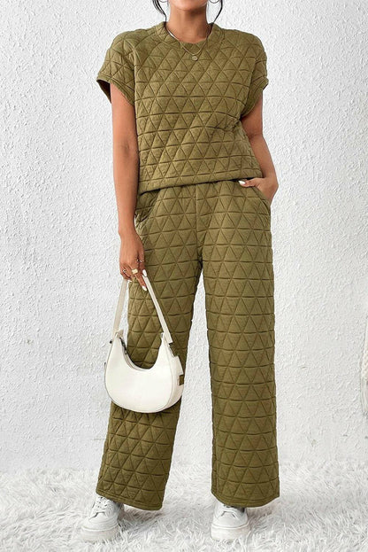 Ultimate Coziness Two-Piece Lounge Set with Trendy DetailsExperience Ultimate Coziness with our Two-Piece Lounge Set
 
 Stay cozy and chic in this trendy lounge set
 Short sleeve top and pocketed pants for a fashionable looLove Salve -Piece Lounge Setlounge