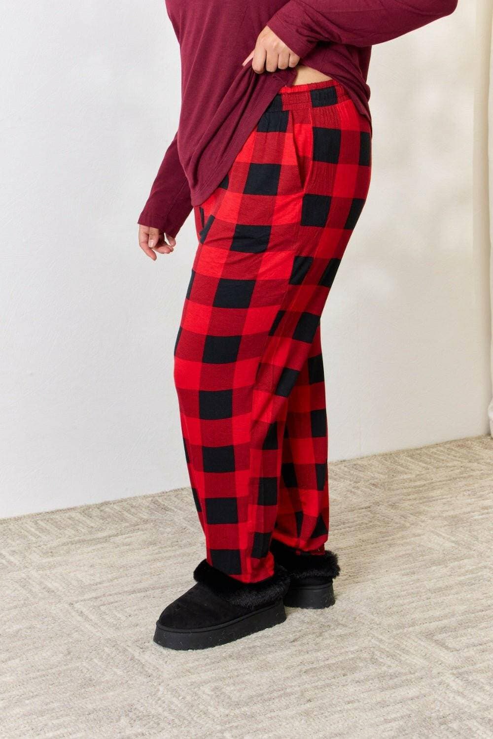 Plush Tartan Lounge Ensemble with Front Pouch Top and Stretchy Waist TElevate Your Comfort with Our Plush Tartan Lounge Ensemble
 Embrace the perfect blend of style and functionality with our Plush Tartan Lounge Ensemble. This chic twoLove Salve Plush Tartan Lounge Ensemblelounge