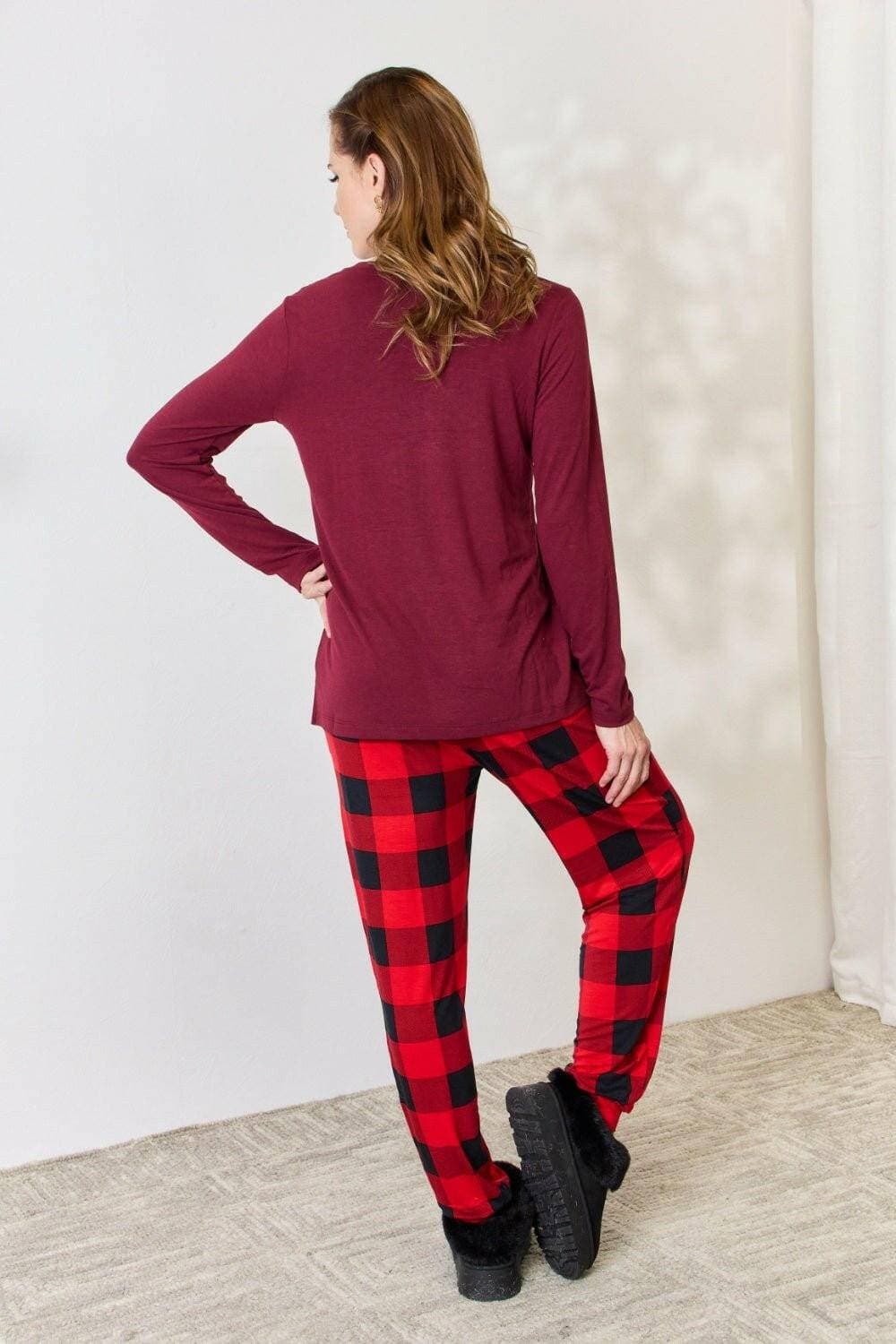 Plush Tartan Lounge Ensemble with Front Pouch Top and Stretchy Waist TElevate Your Comfort with Our Plush Tartan Lounge Ensemble
 Embrace the perfect blend of style and functionality with our Plush Tartan Lounge Ensemble. This chic twoLove Salve Plush Tartan Lounge Ensemblelounge