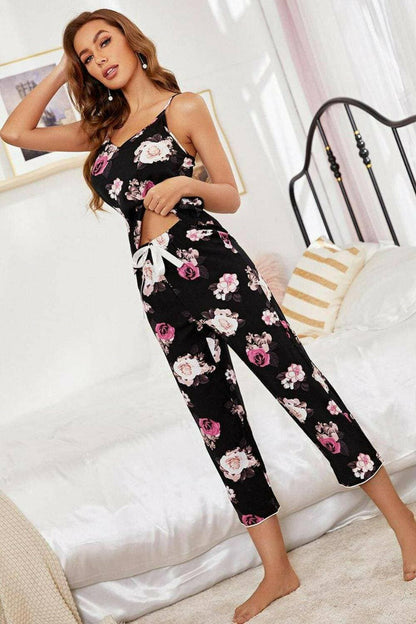 Retro Floral Charm V-Neck Cami and Capri Lounge SetRetro Floral Charm V-Neck Cami and Capri Lounge Set
 
 
Charming Retro Look: Embrace a vintage vibe with a delightful floral pattern.
 
Luxurious Material: Crafted fLove Salve Retro Floral Charmlounge