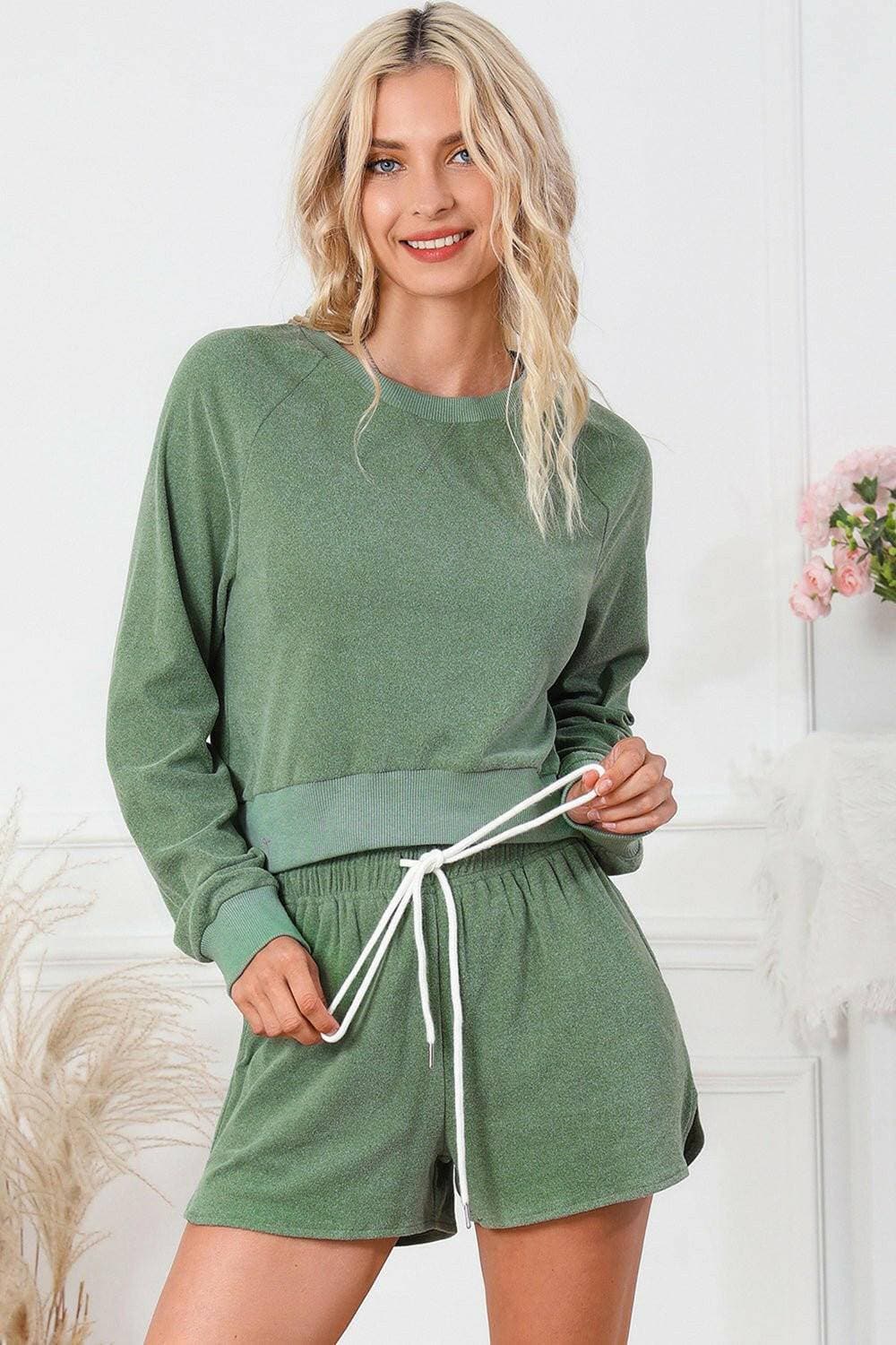 Elegant Cozy Lounge Set with Long Sleeve Top and Adjustable ShortsExperience Luxury Comfort in Style
 Indulge in unparalleled relaxation with our Elegant Cozy Lounge Set, a sophisticated ensemble designed to elevate your lounging eLove Salve Elegant Cozy Lounge Setlounge