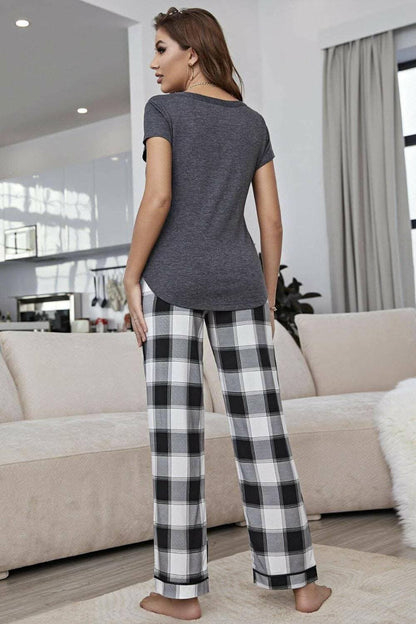 Cozy Chic Plaid Lounge SetExperience Unmatched Comfort and Style
 
 
Set Includes: Plaid Pants and Short Sleeve Top
 
Pattern Type: Casual lounge wear with a chic plaid design
 
Features: StyLove Salve Cozy Chic Plaid Lounge Setlounge