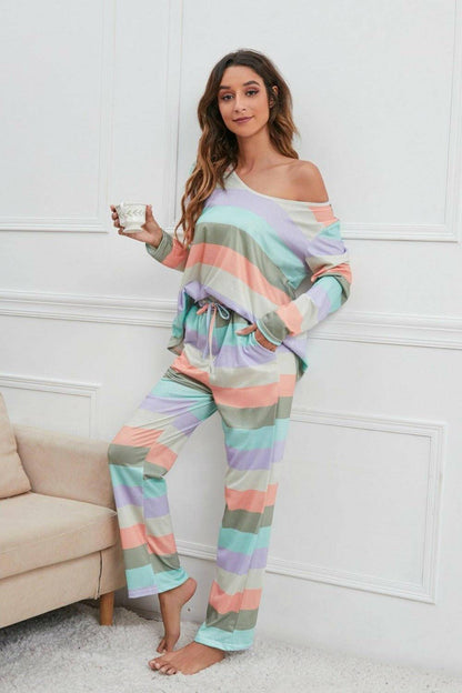 Cozy Striped Lounge Set with Adjustable Drawstring Waist and Round NecExperience Unmatched Comfort and Style
 
 
Customized Fit: Adjust the drawstring waist for personalized comfort
 
Soft and Luxurious: Crafted from a premium blend ofLove Salve Cozy Striped Lounge Setlounge