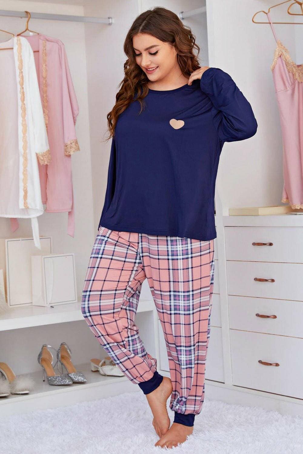 Heartfelt Comfort Plus Size Lounge Set with Joggers for WomenExperience Luxurious Comfort with our Heartfelt Comfort Plus Size Lounge Set
 
 Indulge in the perfect blend of style and coziness with our Heartfelt Comfort Plus SiLove Salve Size Lounge Setlounge