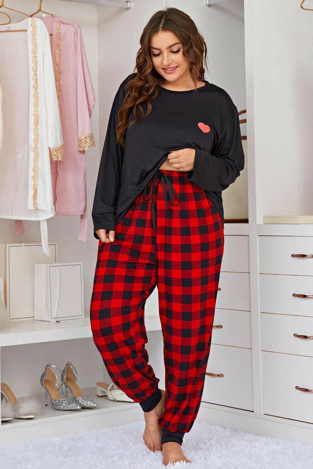 Heartfelt Comfort Plus Size Lounge Set with Joggers for WomenExperience Luxurious Comfort with our Heartfelt Comfort Plus Size Lounge Set
 
 Indulge in the perfect blend of style and coziness with our Heartfelt Comfort Plus SiLove Salve Size Lounge Setlounge