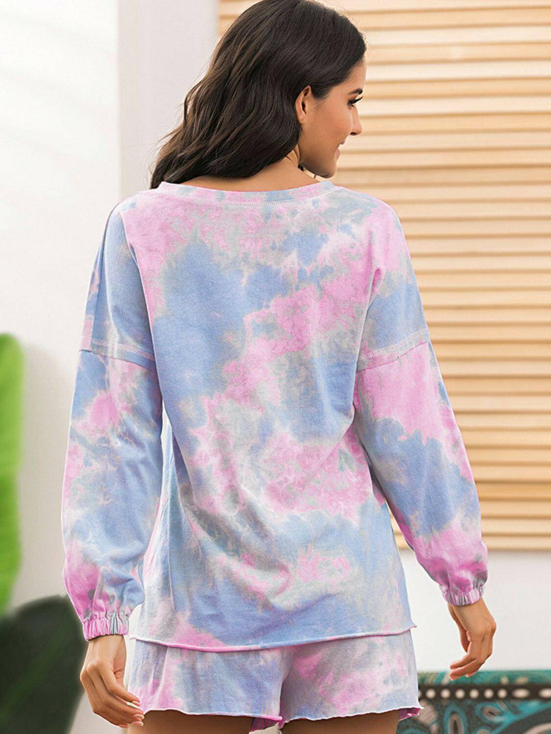 Trendy Tie-Dye Lounge Set with Long Sleeve Top and Cozy ShortsUpgrade Your Loungewear Game with our Tie-Dye Lounge Set
 Experience the perfect combination of style and comfort with our Trendy Tie-Dye Lounge Set featuring a LongLove Salve Trendy Tie-Dye Lounge Setlounge