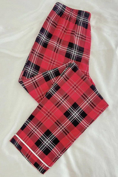 Cozy Plaid Lounge Pants with Adjustable Tie WaistExperience Ultimate Comfort in Style
 
 
Pattern: Embrace the timeless appeal of classic plaid design
 
Style: Effortlessly chic and minimalist, perfect for loungingLove Salve Cozy Plaid Lounge Pantslounge