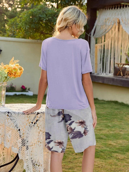 Cozy Printed Lounge Set with Matching Shorts - Short Sleeve RelaxationCozy Printed Lounge Set with Matching Shorts - Short Sleeve Relaxation
 Upgrade your loungewear collection with our Cozy Printed Lounge Set, combining chic design wiLove Salve Matching Shorts - Short Sleeve Relaxationlounge