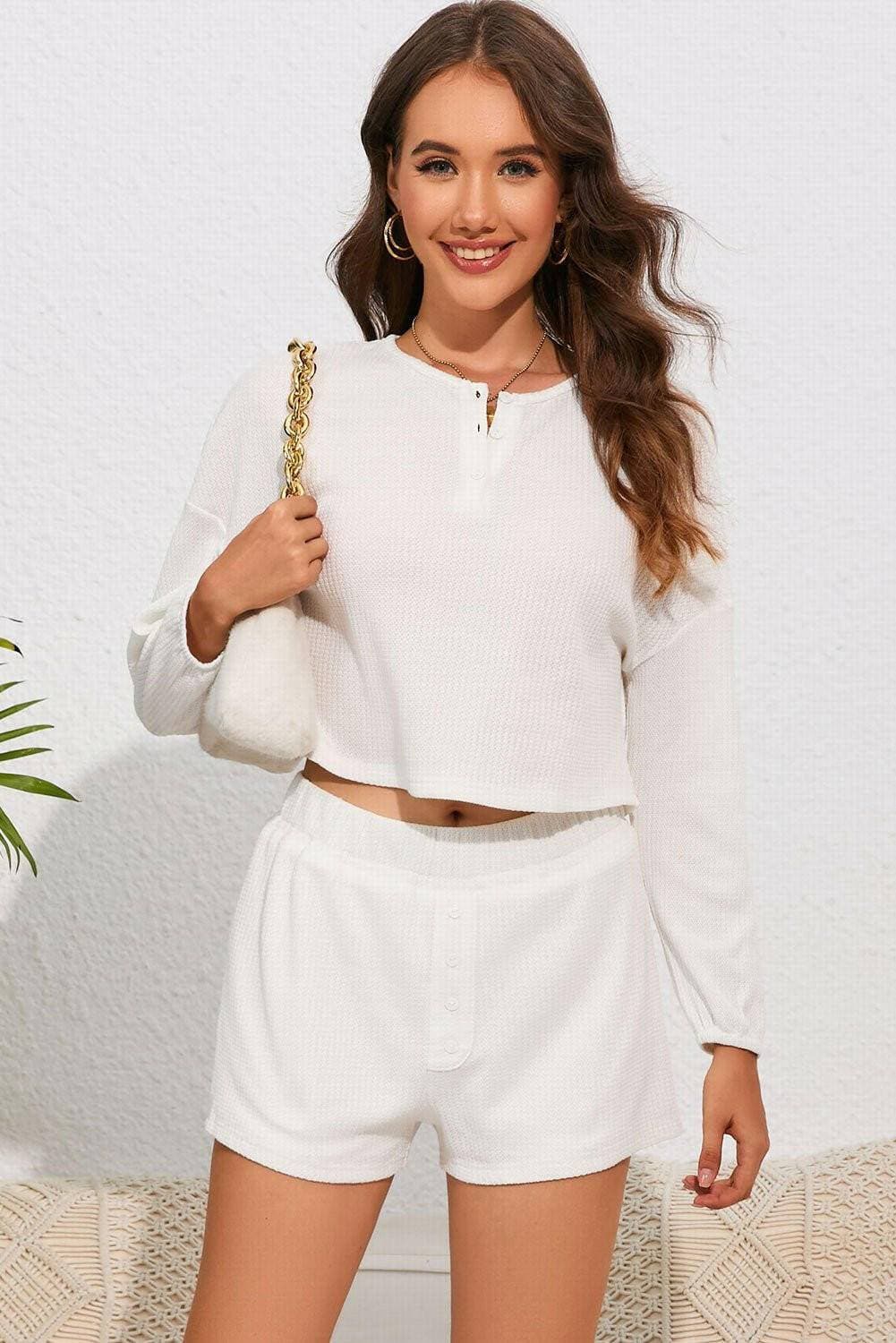 Luxurious Lounge Ensemble: Round Neck Top & Relaxed ShortsLuxurious Lounge Ensemble: Round Neck Top &amp; Relaxed Shorts
 Experience the epitome of comfort and sophistication with our Luxurious Lounge Ensemble. Elevate yourLove Salve Round Neck Top & Relaxed Shortslounge