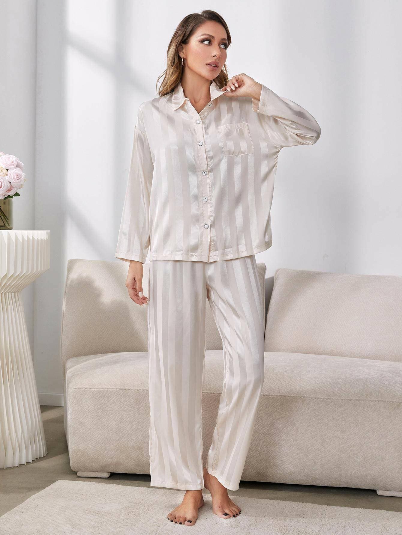 Striped Lapel Collar Lounge SetUpgrade Your Loungewear Game with Our Striped Lapel Collar Lounge Set
 
 
Chic Design: Stand out in style with the chic striped pattern and elegant lapel collar of tLove Salve Striped Lapel Collar Lounge Setlounge