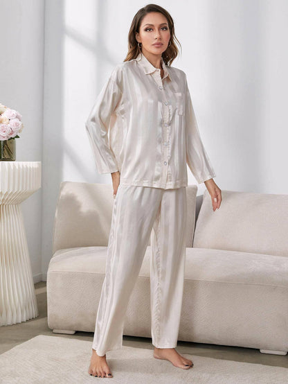 Striped Lapel Collar Lounge SetUpgrade Your Loungewear Game with Our Striped Lapel Collar Lounge Set
 
 
Chic Design: Stand out in style with the chic striped pattern and elegant lapel collar of tLove Salve Striped Lapel Collar Lounge Setlounge