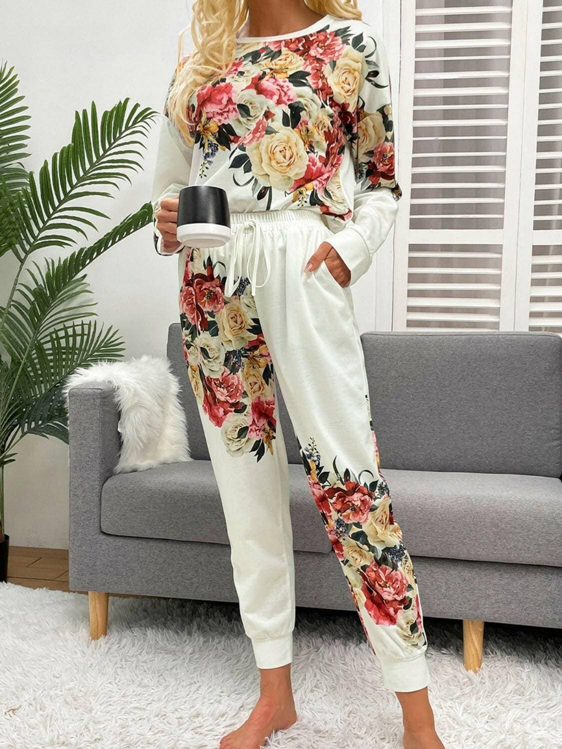 Cozy Printed Lounge Set with Round Neck Top and Pants - Fashionable LoCozy Printed Lounge Set with Round Neck Top and Pants - Fashionable Loungewear Ensemble
 Indulge in luxury comfort with our Cozy Printed Lounge Set featuring a roundLove Salve Cozy Printed Lounge Setlounge