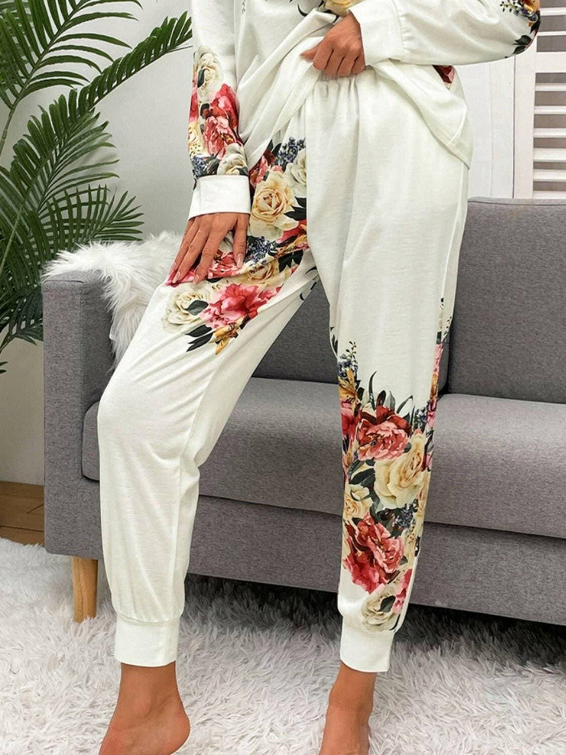 Cozy Printed Lounge Set with Round Neck Top and Pants - Fashionable LoCozy Printed Lounge Set with Round Neck Top and Pants - Fashionable Loungewear Ensemble
 Indulge in luxury comfort with our Cozy Printed Lounge Set featuring a roundLove Salve Cozy Printed Lounge Setlounge