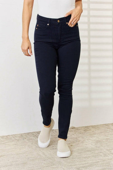 Judy Blue Denim Women's Tummy Control Skinny Jeans - Slim Fit & StylisDiscover the Judy Blue Denim Women's Tummy Control Skinny Jeans
 Upgrade Your Wardrobe with these stylish jeans designed for the modern woman. The Judy Blue Denim WoLove Salve Tummy Control Skinny Jeans - Slim Fit & Stylish