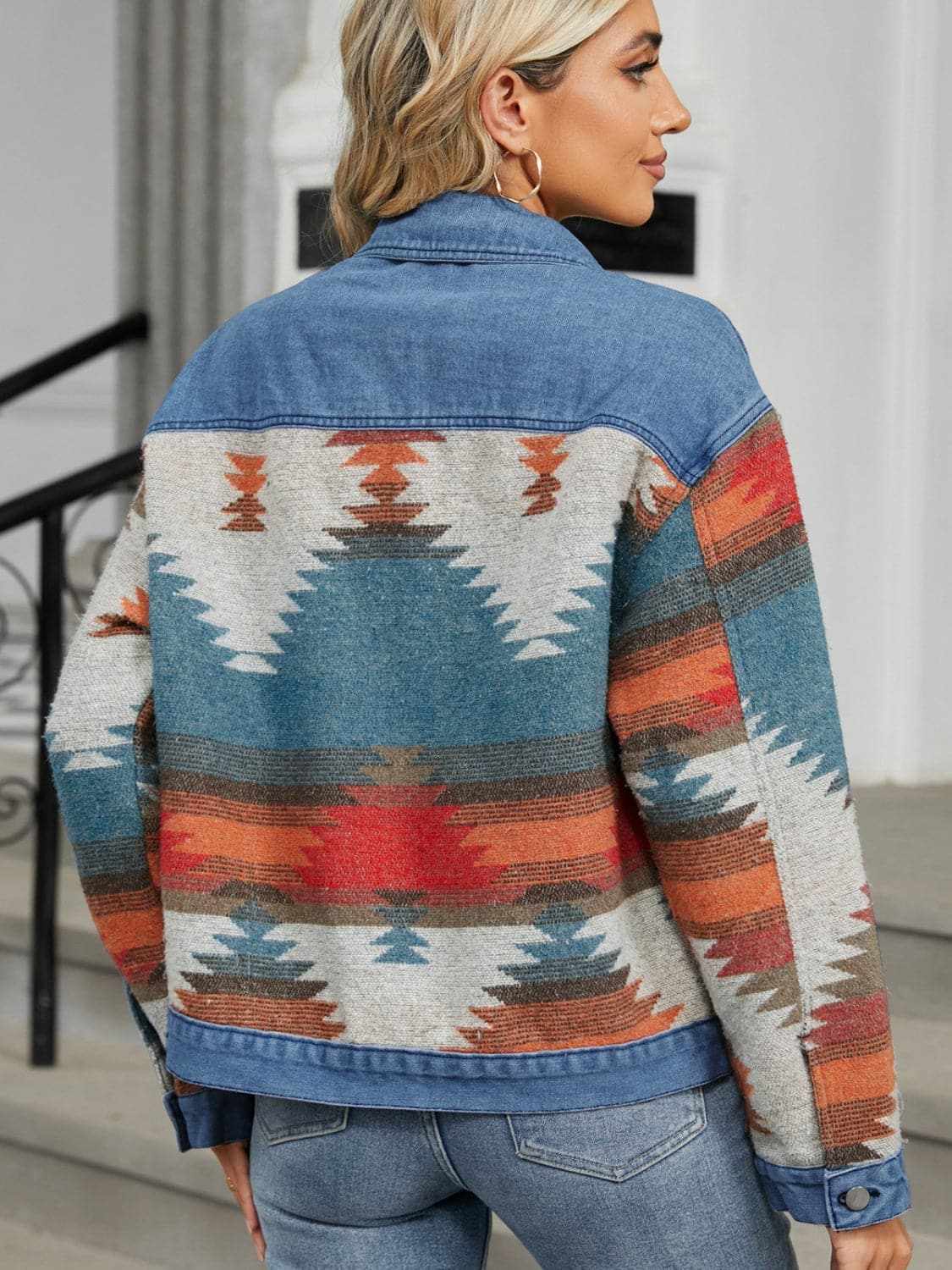 Chic denim jacket with pockets - Love Salve 