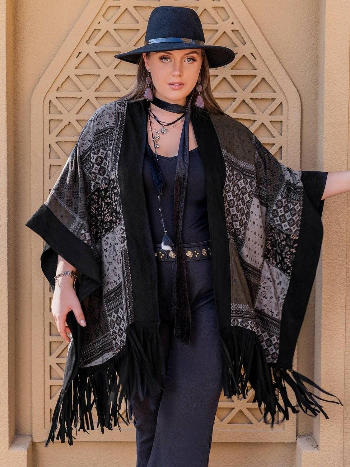 Curvy Chic Printed Fringe Cardigan CoatCurvy Chic Printed Fringe Cardigan Coat
 
 
Elevate Your Style: Step up your fashion game with our Curvy Chic Printed Fringe Cardigan Coat, adding a unique flair to Love Salve Curvy Chic Printed Fringe Cardigan Coatplus