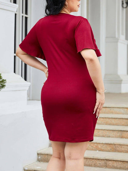 Flouncy Sleeve Plus Size Short DressUpgrade Your Wardrobe with Flouncy Sleeve Plus Size Short Dress
 
 
Flattering Fit: Embrace your curves in this stylish plus-size short dress designed to flatter youLove Salve Size Short Dressplus