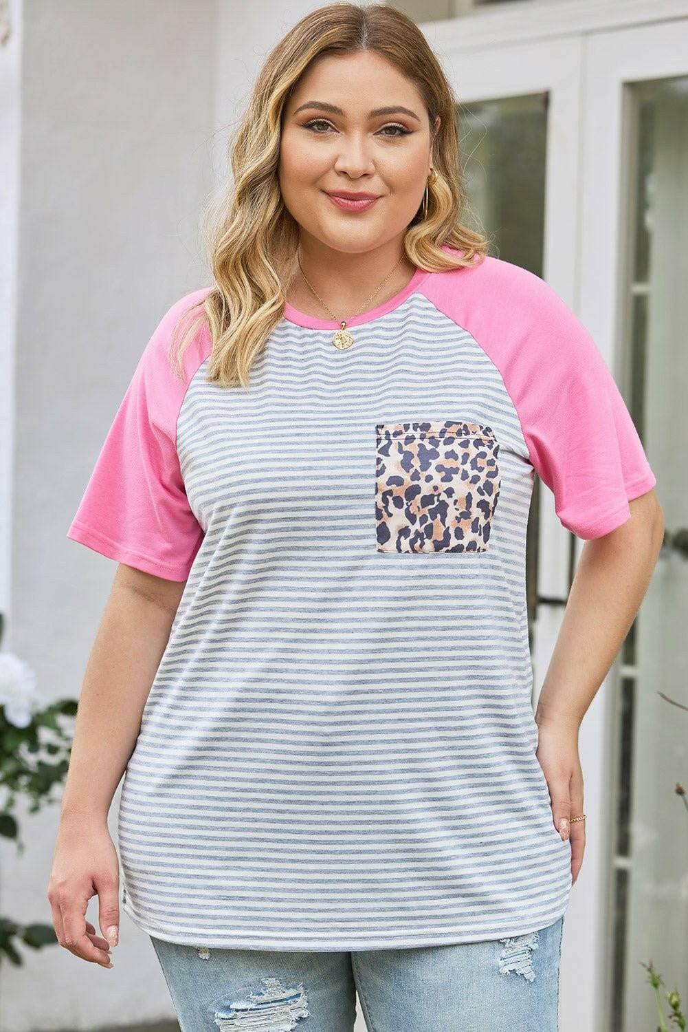 Leopard Striped Plus Size Round Neck Tee - Sheer Pocketed StyleUpgrade Your Wardrobe with Leopard Striped Plus Size Tee
 
 
Uniquely Stylish: Stand out in style with the chic leopard striped design.
 
Pocketed Sheer: The sheer pLove Salve Size Round Neck Tee - Sheer Pocketed Styleplus