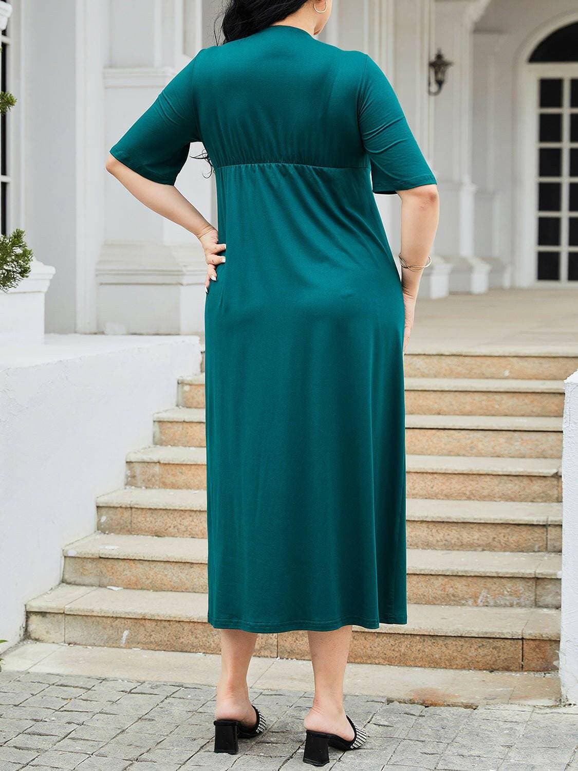 Slit Surplice Midi Dress for Curvy LadiesEnhance Your Curves with Elegance: Slit Surplice Midi Dress
 
 
Flattering Design: Embrace your curves in style with the slit surplice detailing.
 
Sheer Elegance: DLove Salve Slit Surplice Midi Dressplus