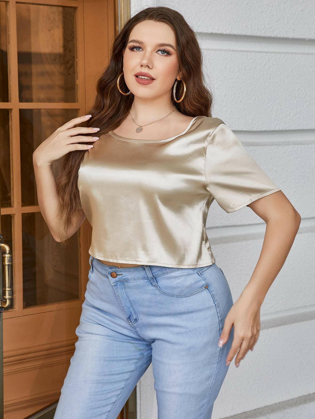 Stylish Tie-Back Plus Size Crop BlouseUpgrade Your Wardrobe with Our Stylish Tie-Back Plus Size Crop Blouse!
 
 
Chic Style: Elevate your look with this chic blouse featuring a trendy tie-back design.
 
Love Salve Stylish Tie-Backplus