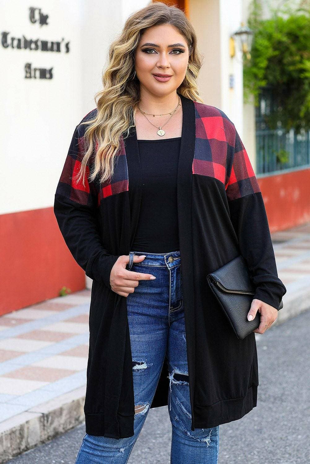 Cozy Oversized Knit Cardigan for Curvy FiguresCozy Oversized Knit Cardigan for Curvy Figures
 Embrace your curves in style with our Cozy Oversized Knit Cardigan tailored for curvy figures. Stay warm and fashionaLove Salve Cozy Oversized Knit Cardiganplus