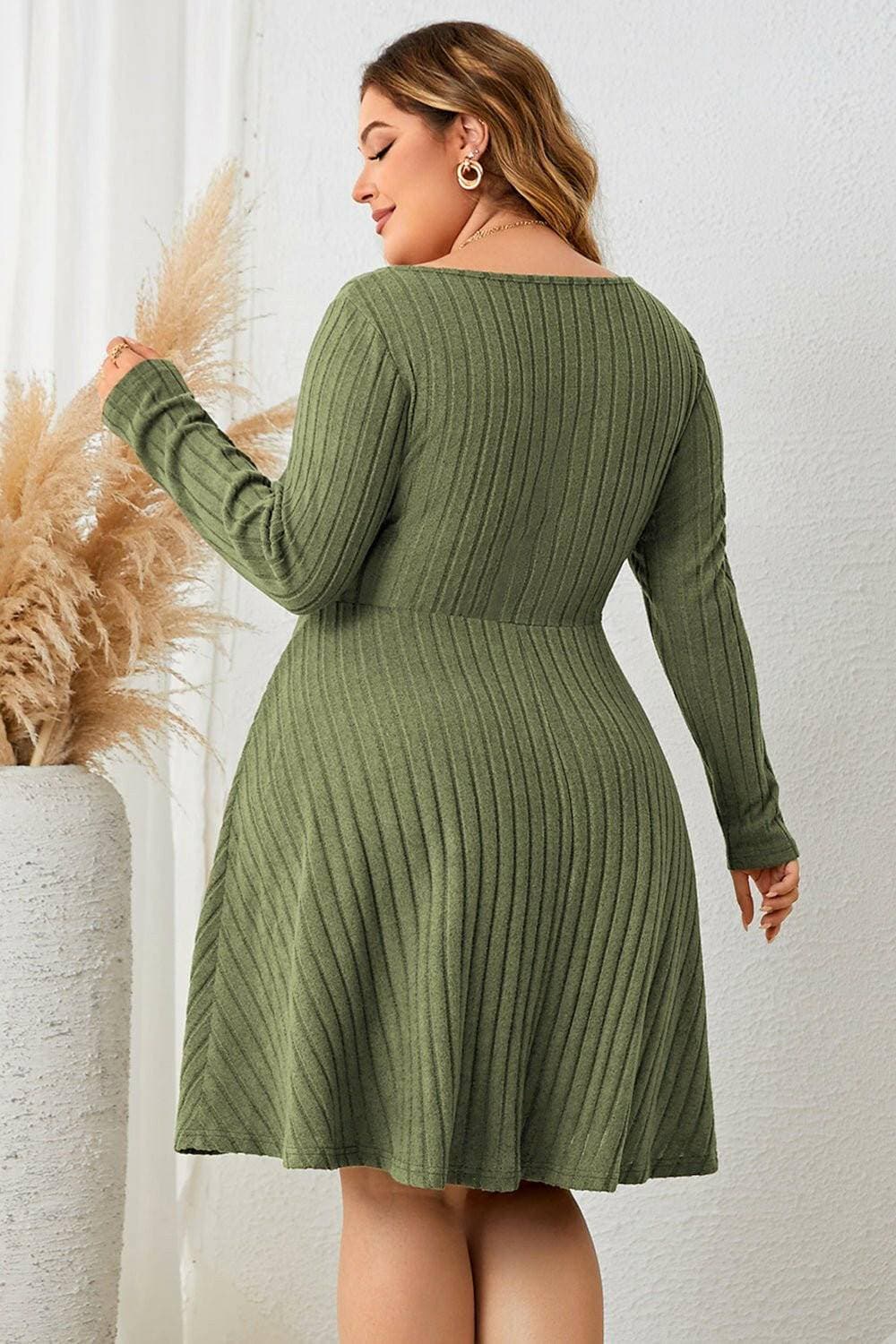 Curve Embracing Sweetheart Neckline Ribbed Dress with Long SleevesEnhance Your Curves with Style
 Step into sophistication with our Curve Embracing Sweetheart Neckline Ribbed Dress. This dress is designed to hug your curves in all Love Salve Curve Embracing Sweetheart Neckline Ribbed Dressplus