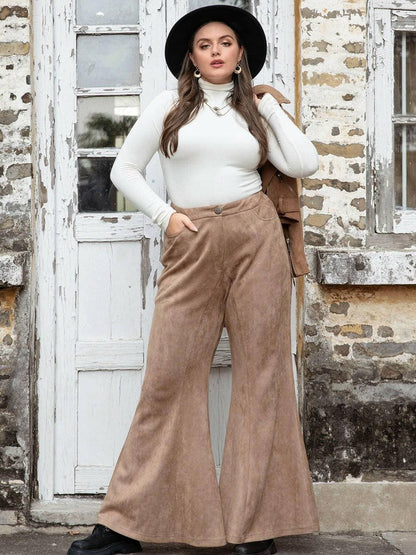 Curvy Fit Flared Trousers with PocketsCurvy Fit Flared Trousers with Pockets
 Upgrade your wardrobe and embrace the perfect blend of fashion and functionality with our Curvy Fit Flared Trousers. DesignedLove Salve Curvy Fit Flared Trousersplus