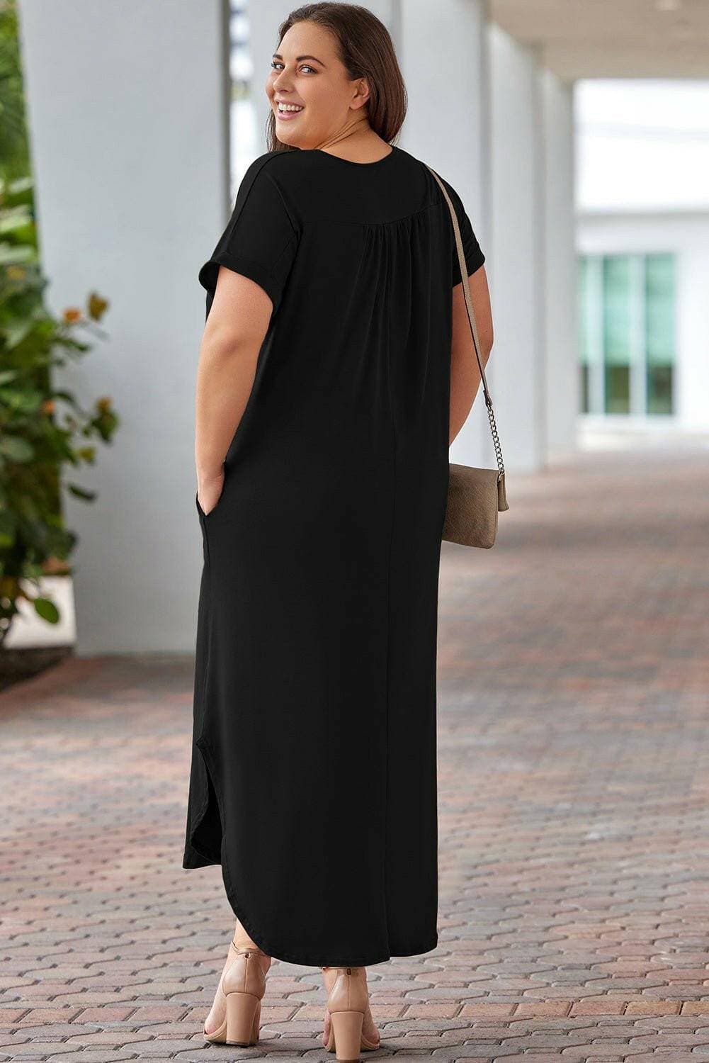 Elegant Plus Size V-Neck Maxi Dress with Short SleevesUpgrade Your Wardrobe with Our Elegant Plus Size V-Neck Maxi Dress
 
 
Style: Chic and sophisticated
 
Features: Convenient pockets for practicality
 
Neckline: FlatLove Salve -Neck Maxi Dressplus