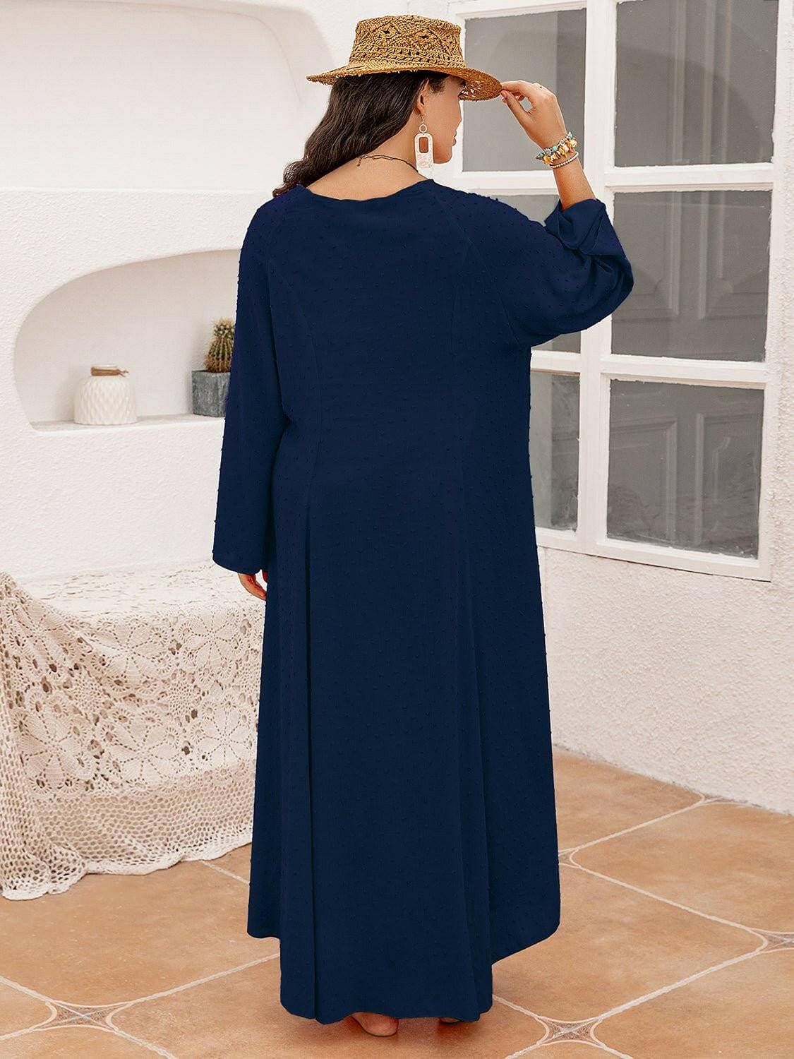 Elegant Plus Size Viscose Tie Neck Dress with SlitElegant Plus Size Viscose Tie Neck Dress with Slit
 Indulge in effortless elegance with our Elegant Plus Size Viscose Tie Neck Dress with Slit. This stunning dress iLove Salve Size Viscose Tie Neck Dressplus