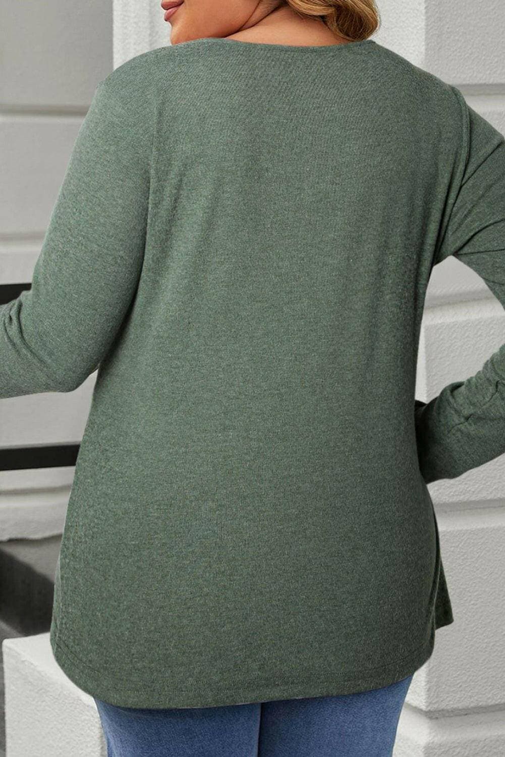 Curvy Chic Snap-Front Long Sleeve TeeCurvy Chic Snap-Front Long Sleeve Tee
 Revamp your everyday style with the modern and versatile Curvy Chic Snap-Front Long Sleeve Tee. Elevate your wardrobe with thiLove Salve Curvy Chic Snap-Front Long Sleeve Teeplus