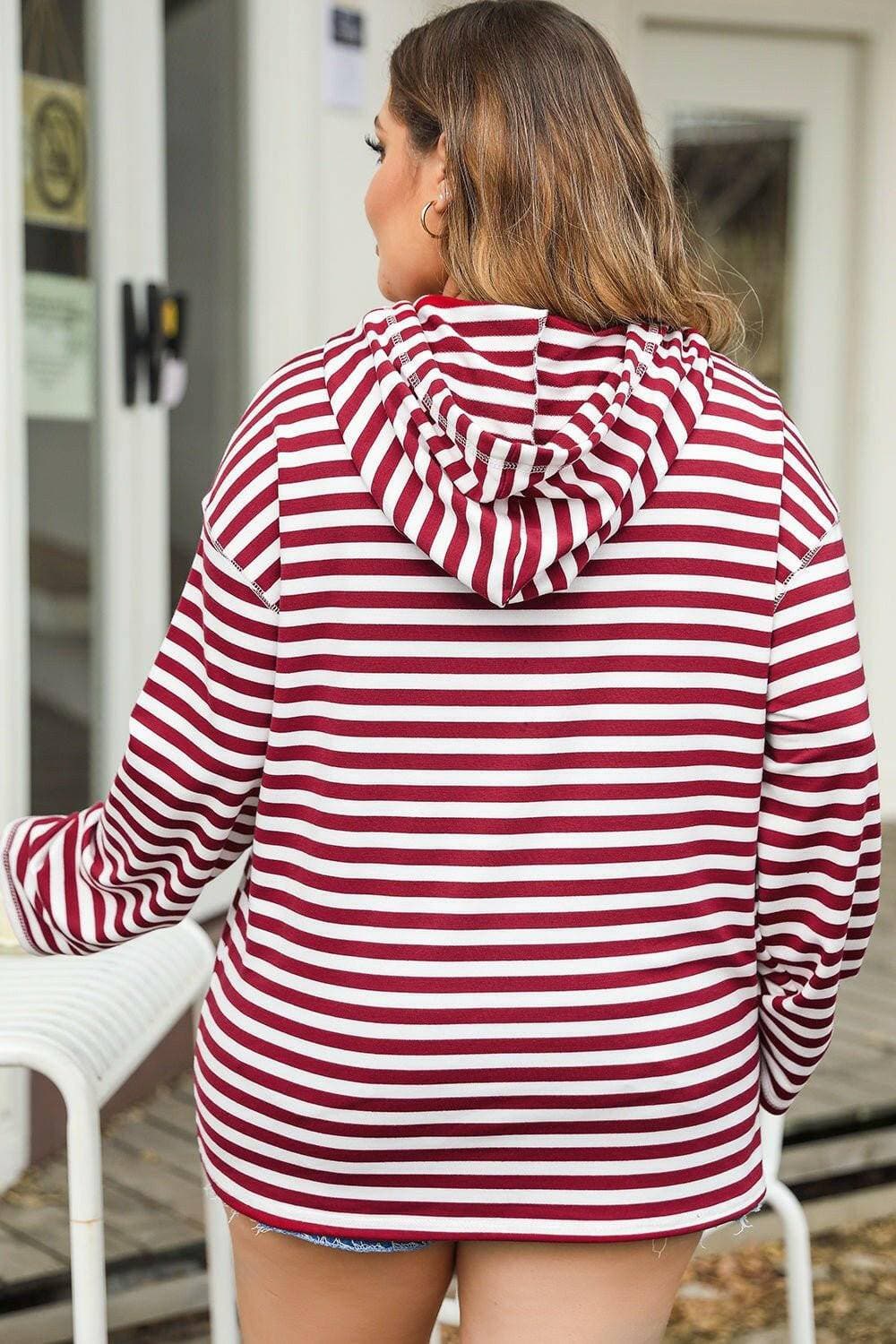 Cozy Striped Drawstring Hoodie for Curvy FiguresStay Stylish and Comfortable in Our Cozy Striped Drawstring Hoodie
 Upgrade your casual wardrobe with our Cozy Striped Drawstring Hoodie specially designed for curvyLove Salve Cozy Striped Drawstring Hoodieplus