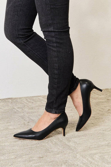 Chic 2" Closed Toe Heels for Timeless EleganceDiscover Timeless Elegance with Our Chic 2" Closed Toe Heels
 Step into sophistication with our Chic 2" Closed Toe Heels, designed for the modern woman who values boLove Salve Chic 2" Closed Toe HeelsShoes