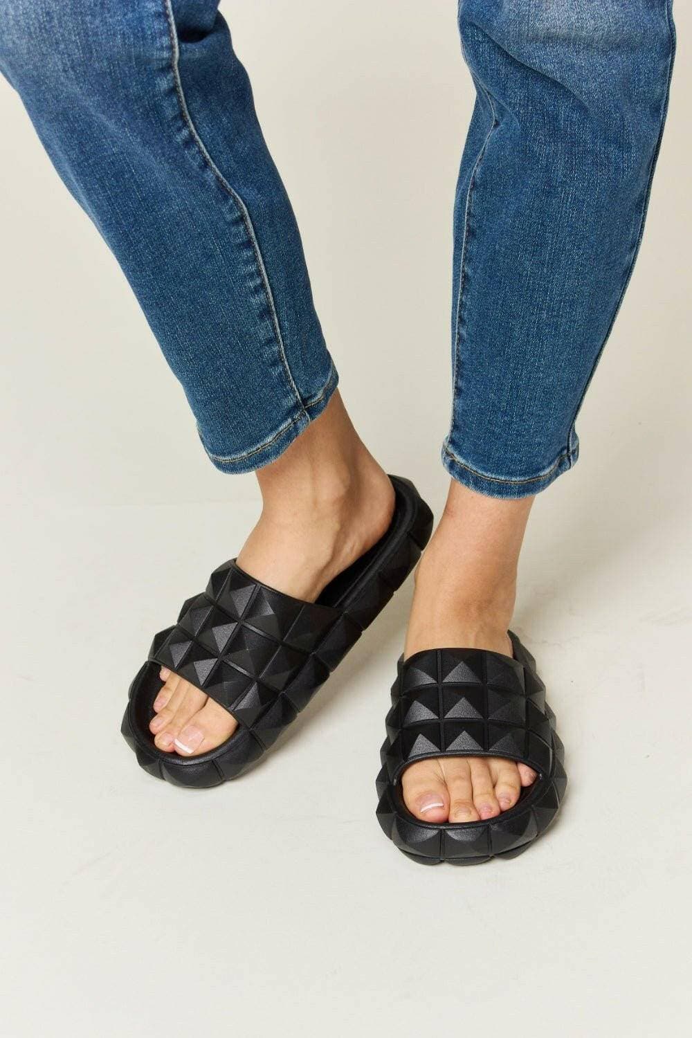 Edgy Pyramid Stud Toe Band Sandals for Rock 'n' Roll CharmUnleash Your Inner Rock Star
 Step into the spotlight with our Edgy Pyramid Stud Toe Band Sandals, designed for those who embrace a bold and fearless style. These saLove Salve Edgy Pyramid Stud Toe Band SandalsShoes