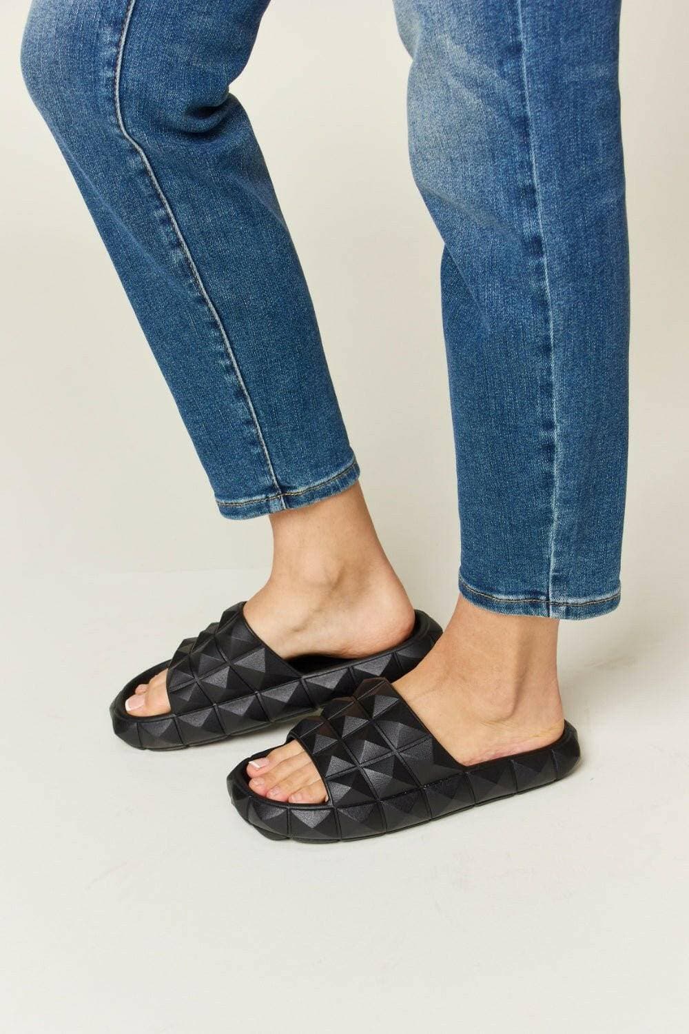 Edgy Pyramid Stud Toe Band Sandals for Rock 'n' Roll CharmUnleash Your Inner Rock Star
 Step into the spotlight with our Edgy Pyramid Stud Toe Band Sandals, designed for those who embrace a bold and fearless style. These saLove Salve Edgy Pyramid Stud Toe Band SandalsShoes