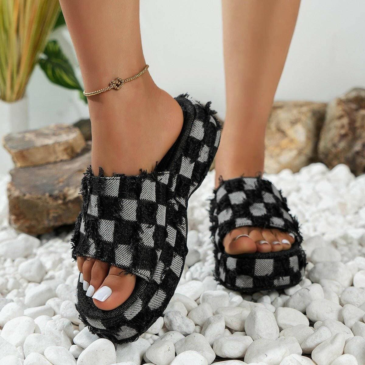 Plaid Faux Leather Platform SandalsPlaid Faux Leather Platform Sandals
 Step into style with our Plaid Faux Leather Platform Sandals. Elevate your look with these mid-heel sandals that offer a perfectLove Salve Plaid Faux Leather Platform SandalsShoes