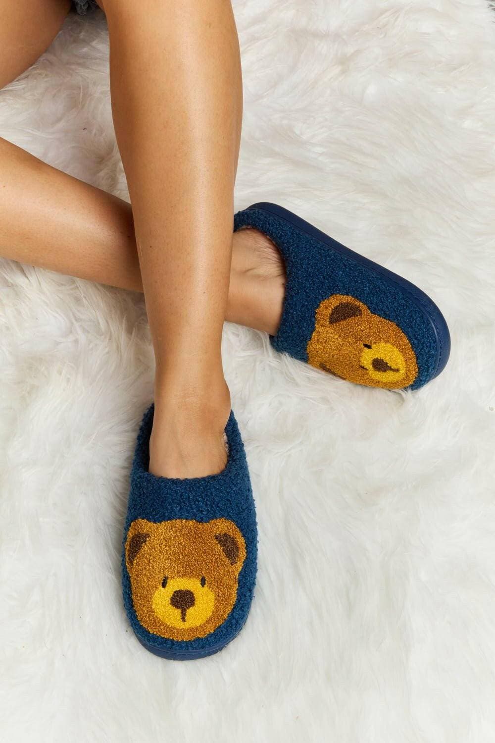 Teddy Bear Print Plush Cozy Slide SlippersExperience Ultimate Comfort in Style
 Indulge in the luxurious feel of our Teddy Bear Print Plush Cozy Slide Slippers. Designed to wrap your feet in pure elegance, tLove Salve Teddy Bear Print Plush Cozy Slide SlippersShoes