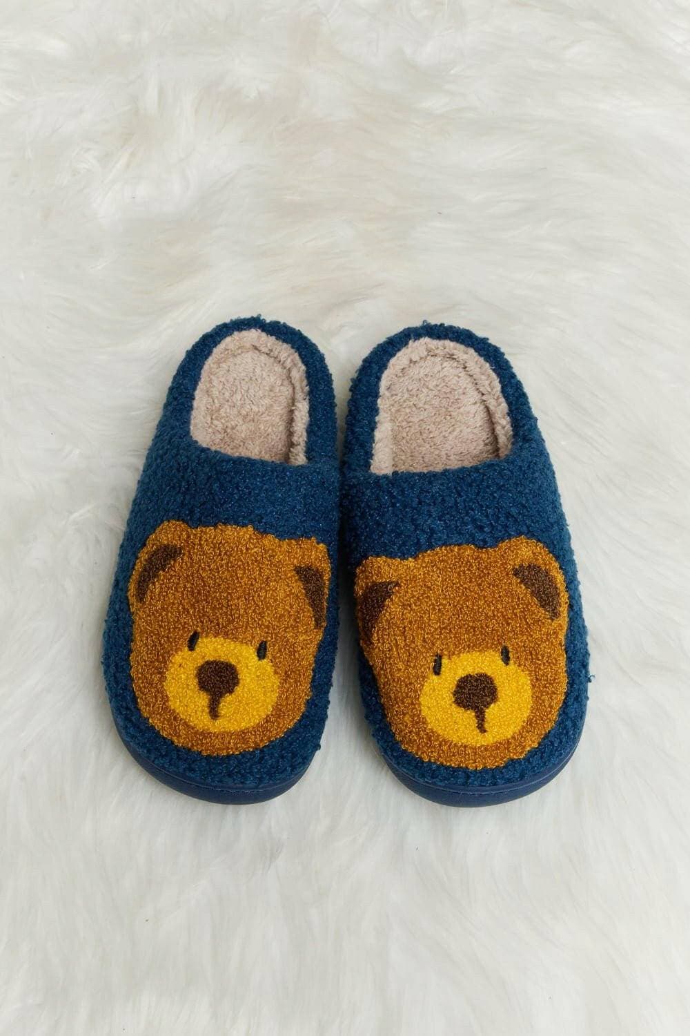 Teddy Bear Print Plush Cozy Slide SlippersExperience Ultimate Comfort in Style
 Indulge in the luxurious feel of our Teddy Bear Print Plush Cozy Slide Slippers. Designed to wrap your feet in pure elegance, tLove Salve Teddy Bear Print Plush Cozy Slide SlippersShoes