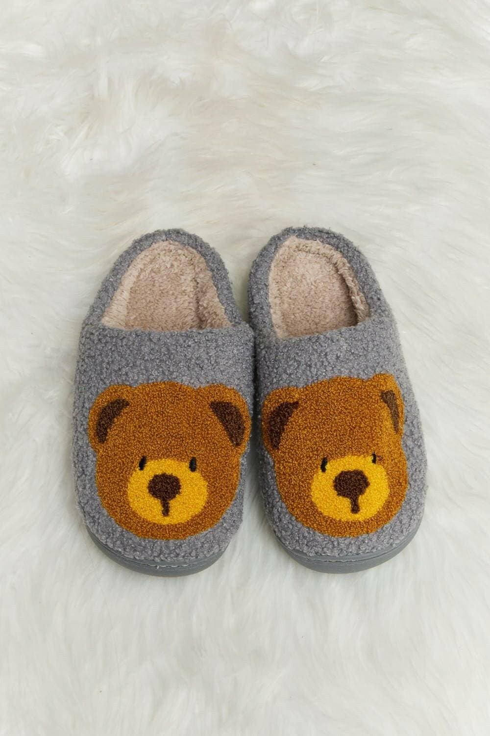 Teddy Bear Print Plush Cozy Slide SlippersExperience Ultimate Comfort in Style
 Indulge in the luxurious feel of our Teddy Bear Print Plush Cozy Slide Slippers. Designed to wrap your feet in pure elegance, tLove Salve Teddy Bear Print Plush Cozy Slide SlippersShoes