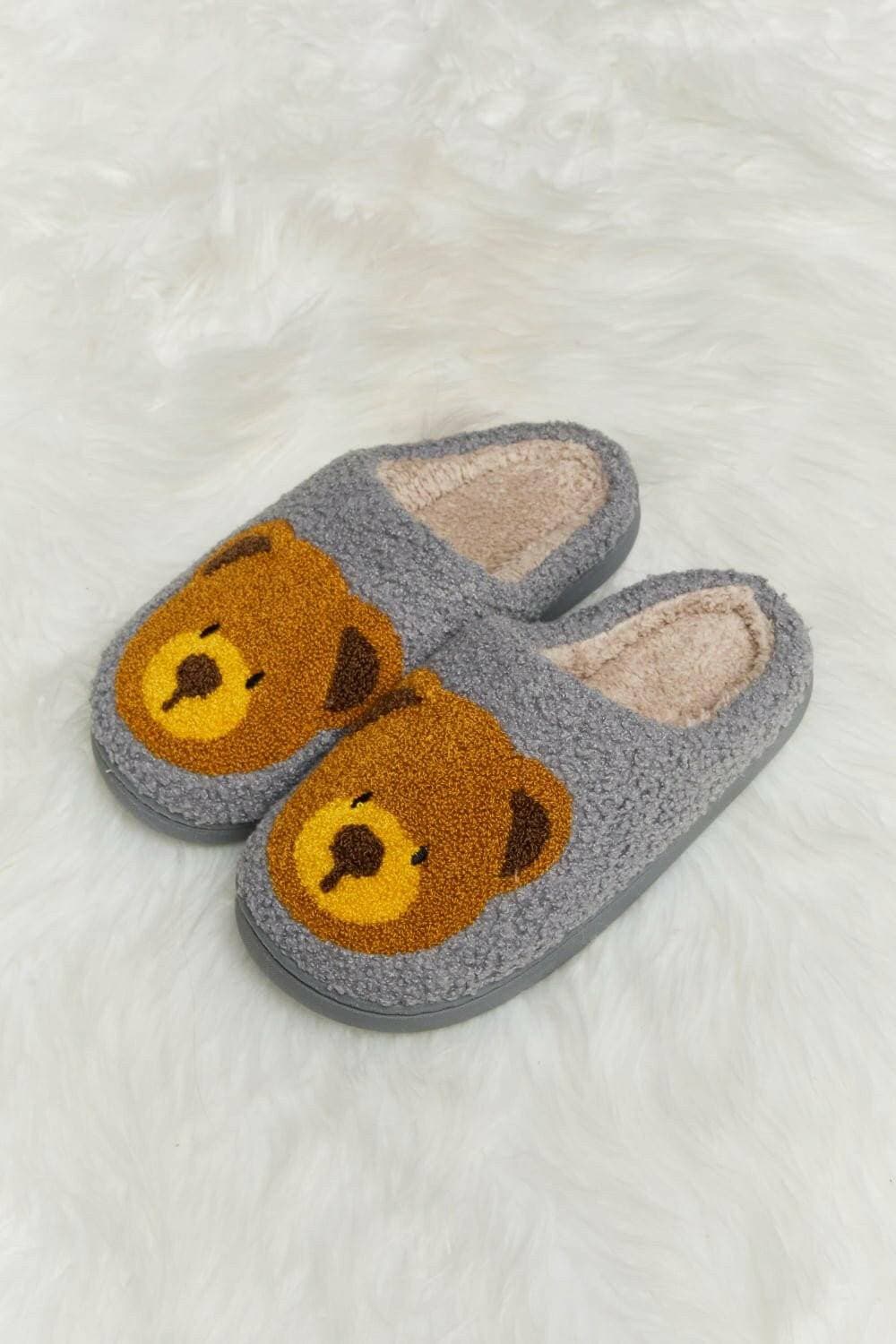 Teddy Bear Print Plush Cozy Slide SlippersExperience Ultimate Comfort in Style
 Indulge in the luxurious feel of our Teddy Bear Print Plush Cozy Slide Slippers. Designed to wrap your feet in pure elegance, tLove Salve Teddy Bear Print Plush Cozy Slide SlippersShoes