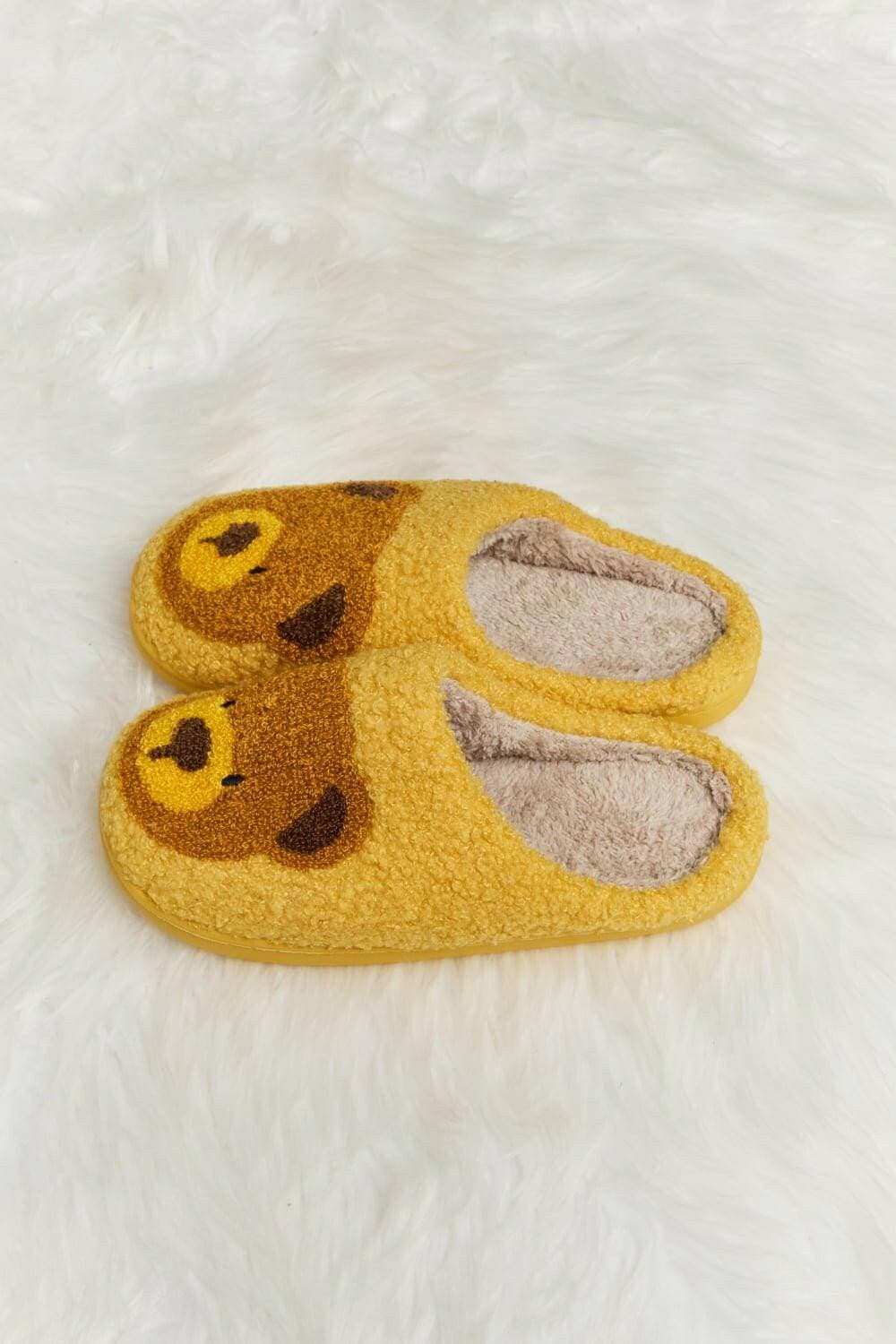 Teddy Bear Print Plush Cozy Slide SlippersExperience Ultimate Comfort in Style
 Indulge in the luxurious feel of our Teddy Bear Print Plush Cozy Slide Slippers. Designed to wrap your feet in pure elegance, tLove Salve Teddy Bear Print Plush Cozy Slide SlippersShoes