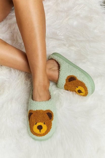 Teddy Bear Print Plush Cozy Slide SlippersExperience Ultimate Comfort in Style
 Indulge in the luxurious feel of our Teddy Bear Print Plush Cozy Slide Slippers. Designed to wrap your feet in pure elegance, tLove Salve Teddy Bear Print Plush Cozy Slide SlippersShoes