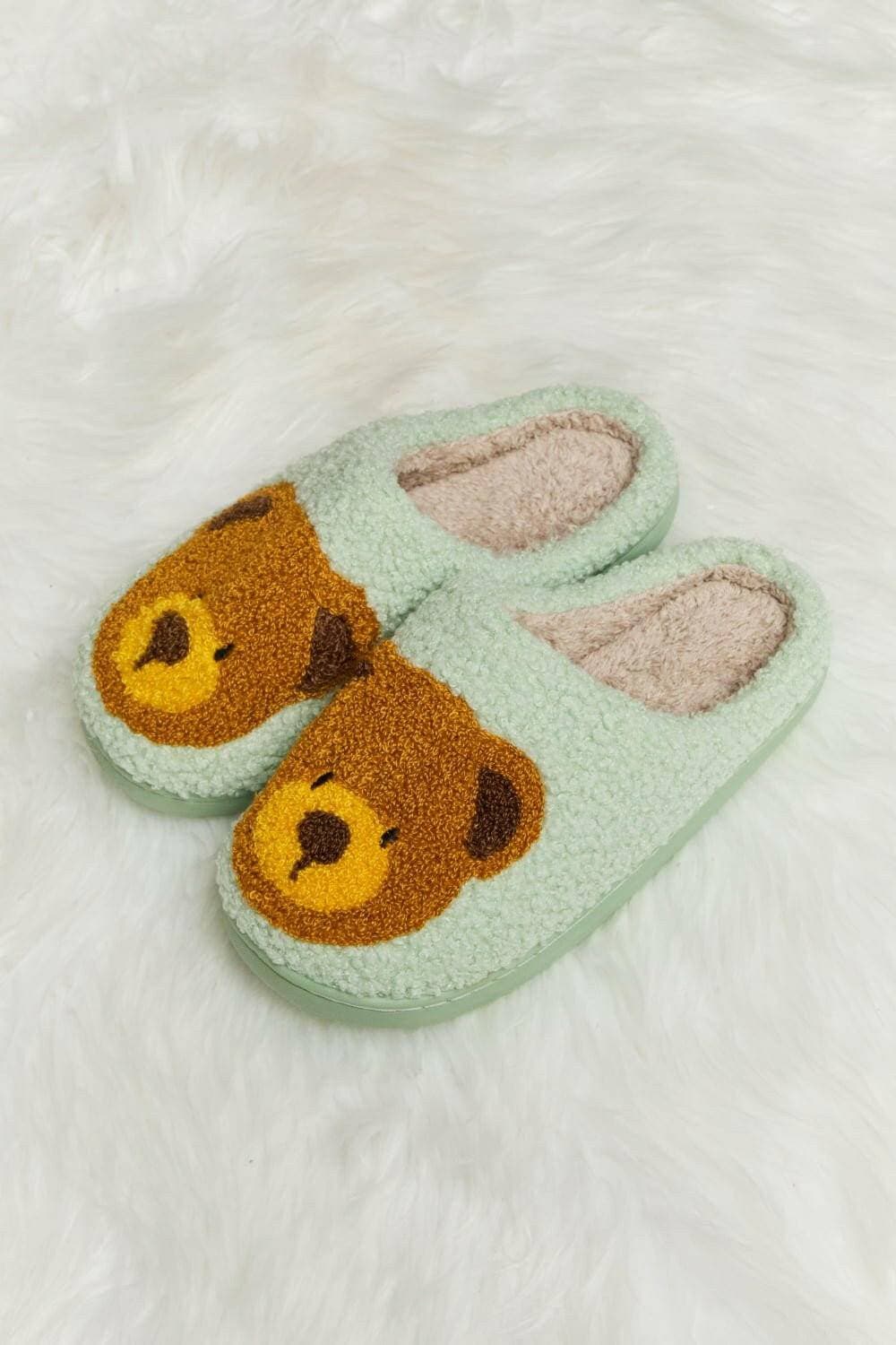 Teddy Bear Print Plush Cozy Slide SlippersExperience Ultimate Comfort in Style
 Indulge in the luxurious feel of our Teddy Bear Print Plush Cozy Slide Slippers. Designed to wrap your feet in pure elegance, tLove Salve Teddy Bear Print Plush Cozy Slide SlippersShoes