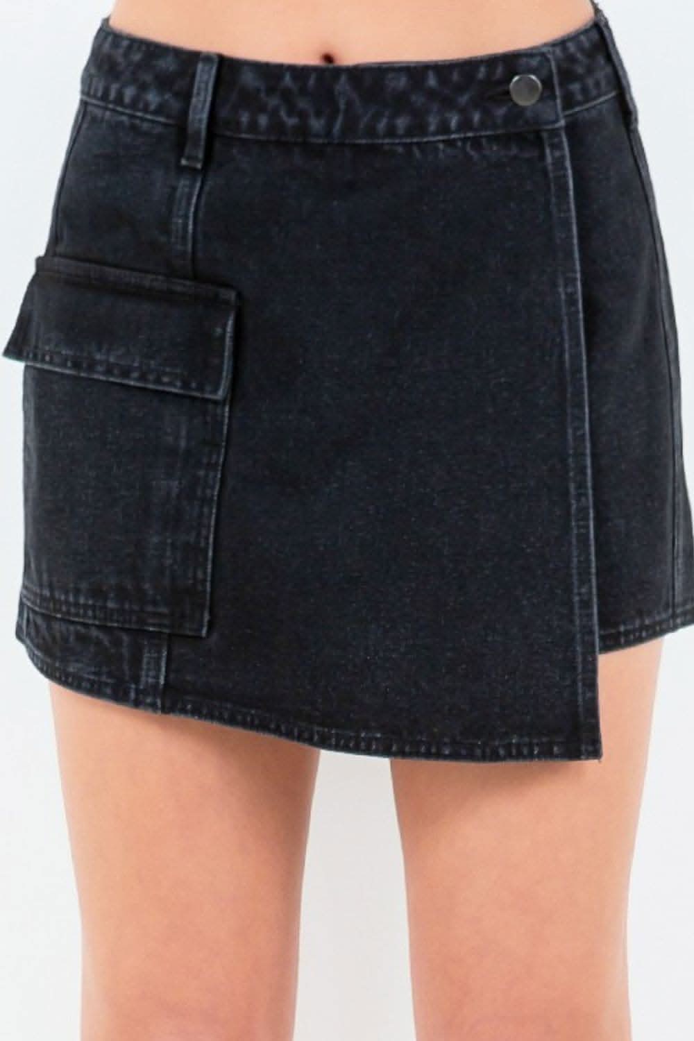Cargo pocket mini skort with buttons - Love Salve 