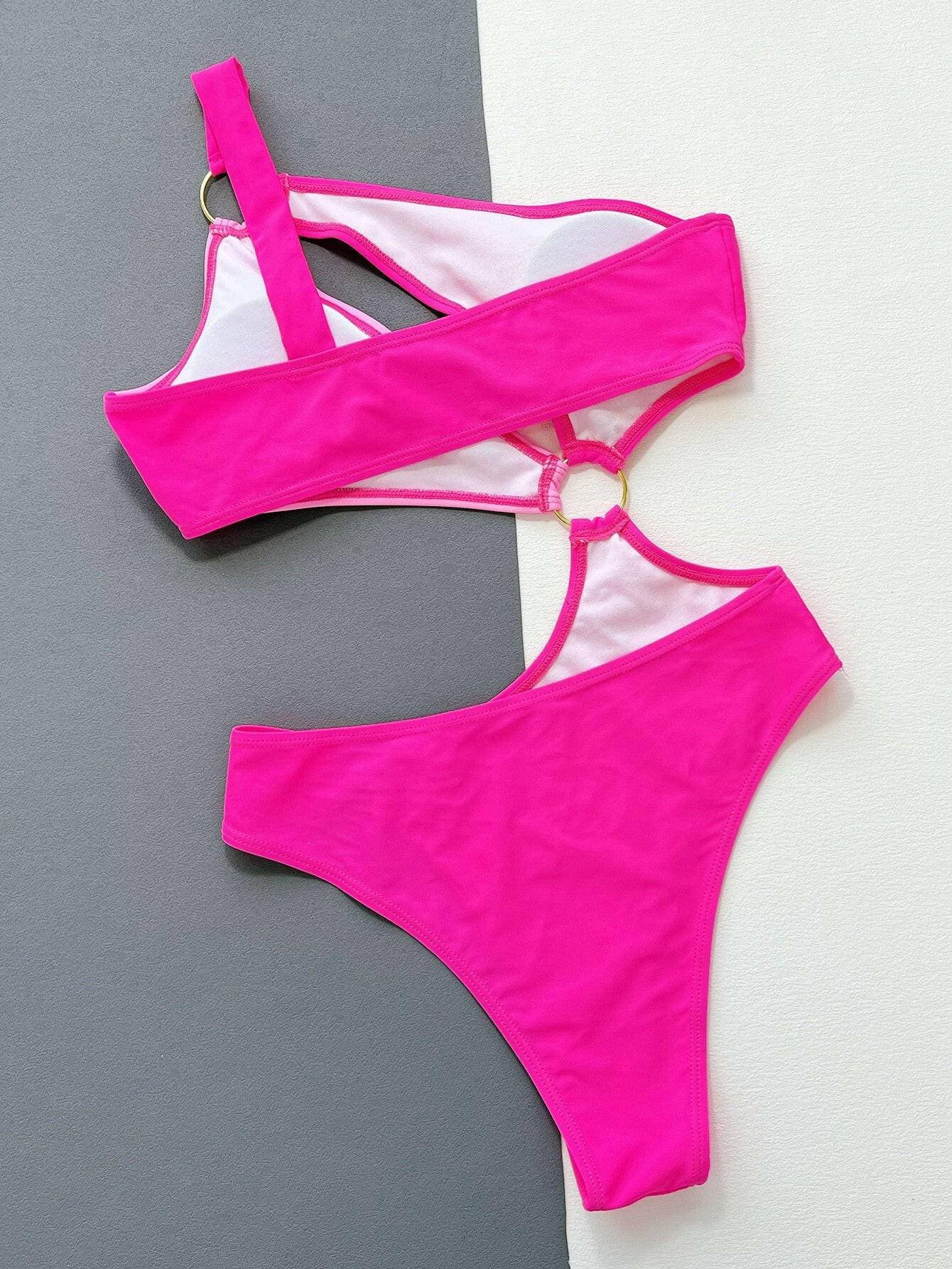 Ring Detail Asymmetrical One-Piece Bikini SuitUnleash Your Boldness with our Ring Detail Asymmetrical One-Piece Bikini Suit
 
 
Top Type: No underwire
 
Chest Pad: Removable padding
 
Pattern Type: Contrast
 
StLove Salve Ring Detail Asymmetricalswimwear