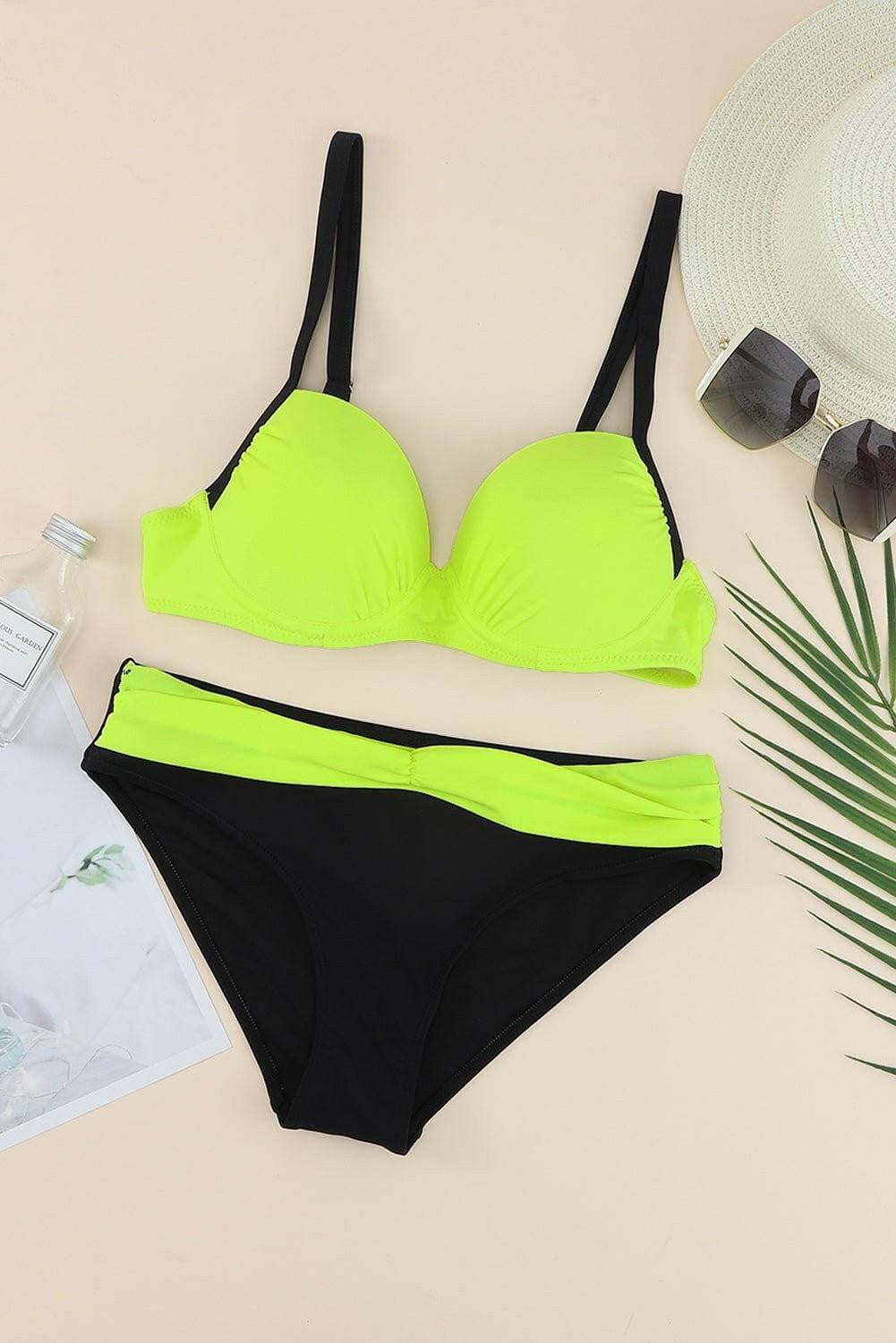 Sleek Contrast Sweetheart Neck Bikini ComboStand out in Style
 
 
Chic Design: Make a statement with the sleek contrast detailing and flattering sweetheart neckline of this bikini combo.
 
Comfortable Fit: EnLove Salve Sleek Contrast Sweetheart Neck Bikini Comboswimwear