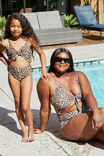 Leopard Cutout One-Piece Swimsuit for the Fearless FashionistaUnleash Your Fearless Style
 Step into the spotlight and showcase your bold fashion sense with the Leopard Cutout One-Piece Swimsuit, specially crafted for the darinLove Salve Leopard Cutoutswimwear