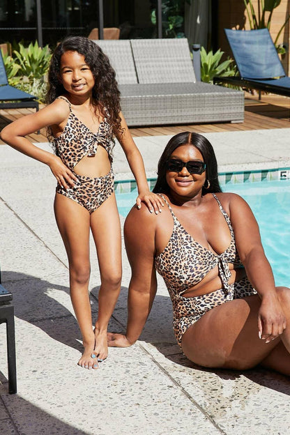 Leopard Cutout One-Piece Swimsuit for the Fearless FashionistaUnleash Your Fearless Style
 Step into the spotlight and showcase your bold fashion sense with the Leopard Cutout One-Piece Swimsuit, specially crafted for the darinLove Salve Leopard Cutoutswimwear