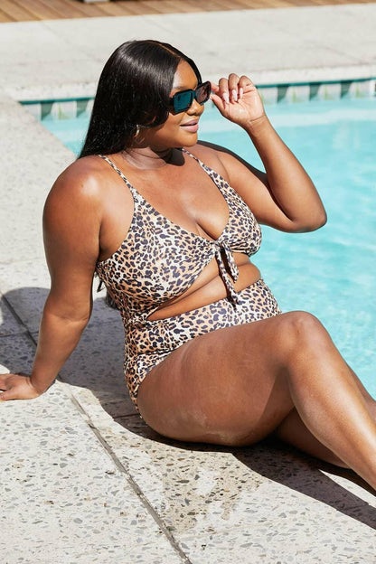 Leopard Cutout One-Piece Swimsuit for the Fearless FashionistaUnleash Your Fearless Style
 Step into the spotlight and showcase your bold fashion sense with the Leopard Cutout One-Piece Swimsuit, specially crafted for the darinLove Salve Leopard Cutoutswimwear