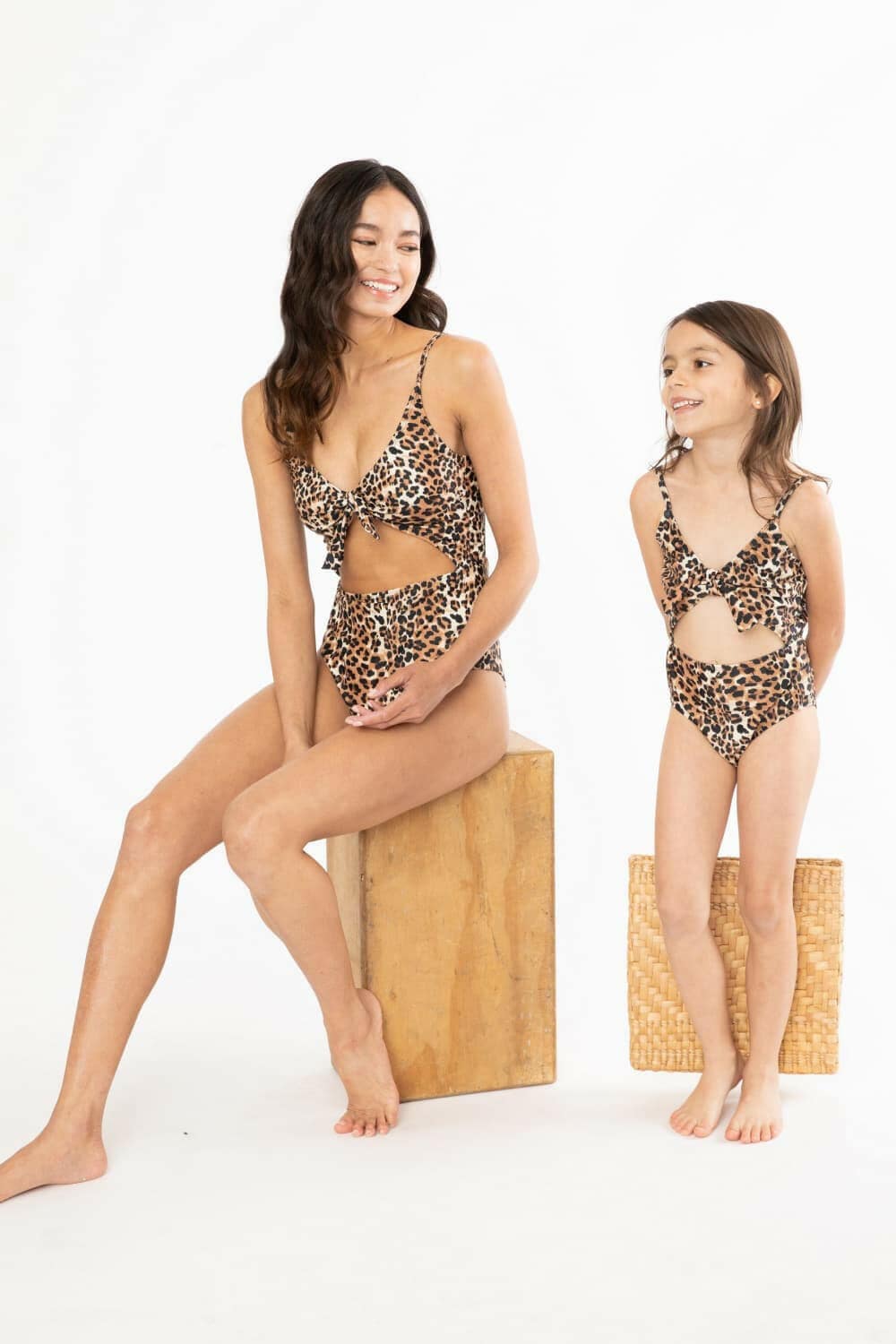 Leopard Cutout One-Piece Swimsuit for the Fearless FashionistaUnleash Your Fearless Style
 Step into the spotlight and showcase your bold fashion sense with the Leopard Cutout One-Piece Swimsuit, specially crafted for the darinLove Salve Leopard Cutoutswimwear