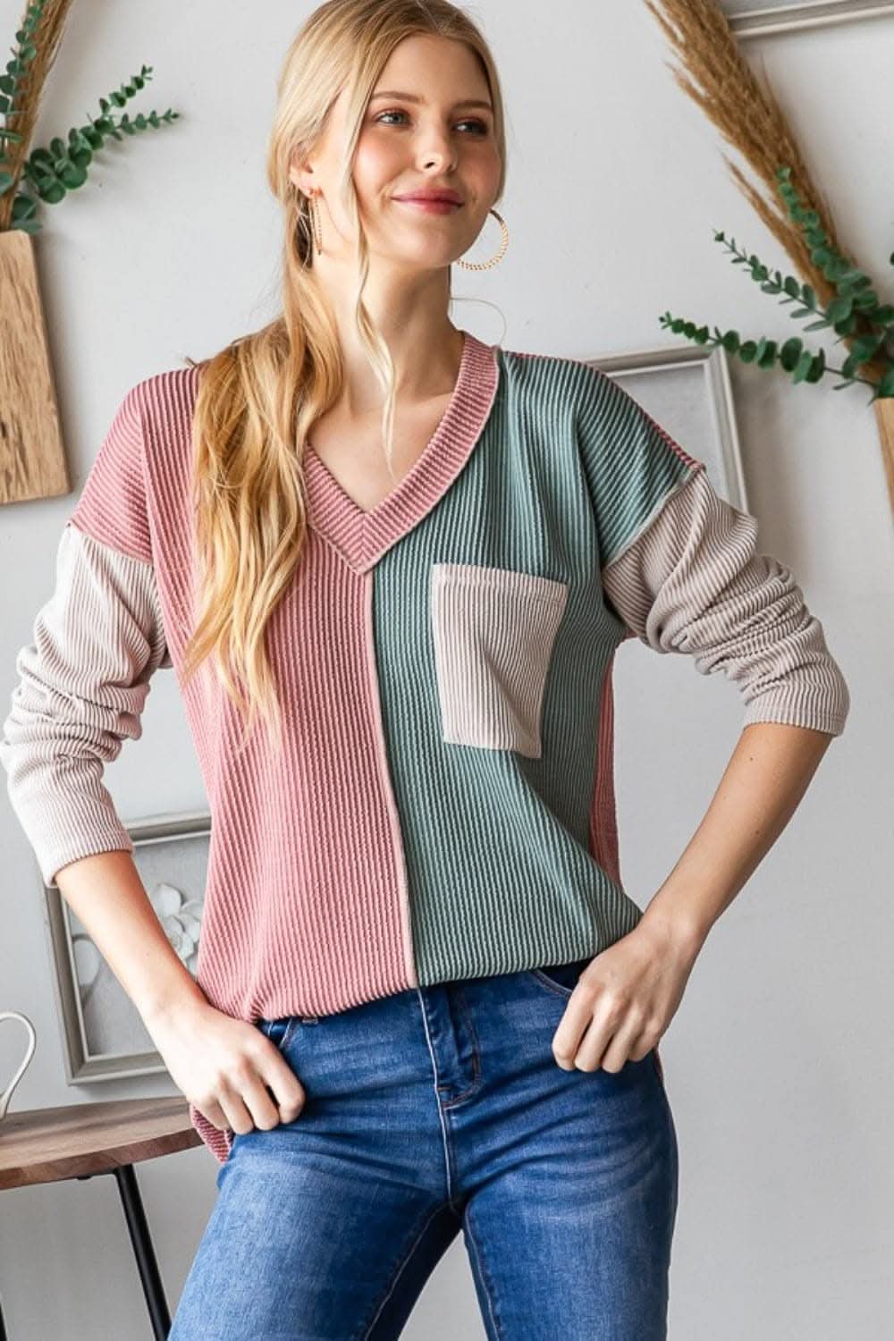 Color block ribbed tee with seams - Love Salve 